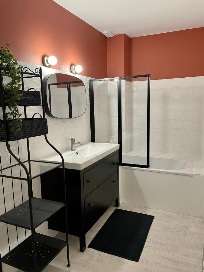 Appartement Aux Pieds Du Palais Des Papes. 亞維農 外观 照片