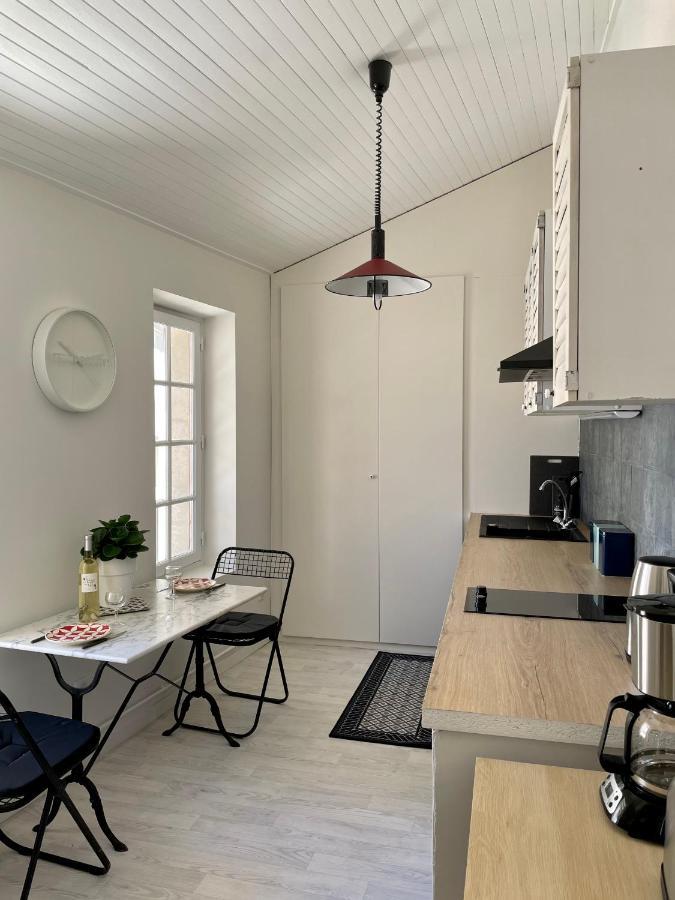 Appartement Aux Pieds Du Palais Des Papes. 亞維農 外观 照片